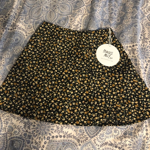 Princess Polly Dresses & Skirts - BRAND NEW Princess Polly skirt
